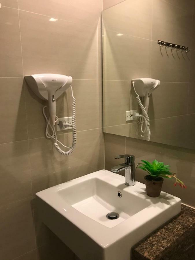 Travellers 101 Condo Near Manila Airport 외부 사진